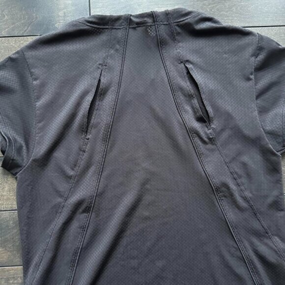 Athleta Back Vent Athletic Tee - Picture 3 of 3